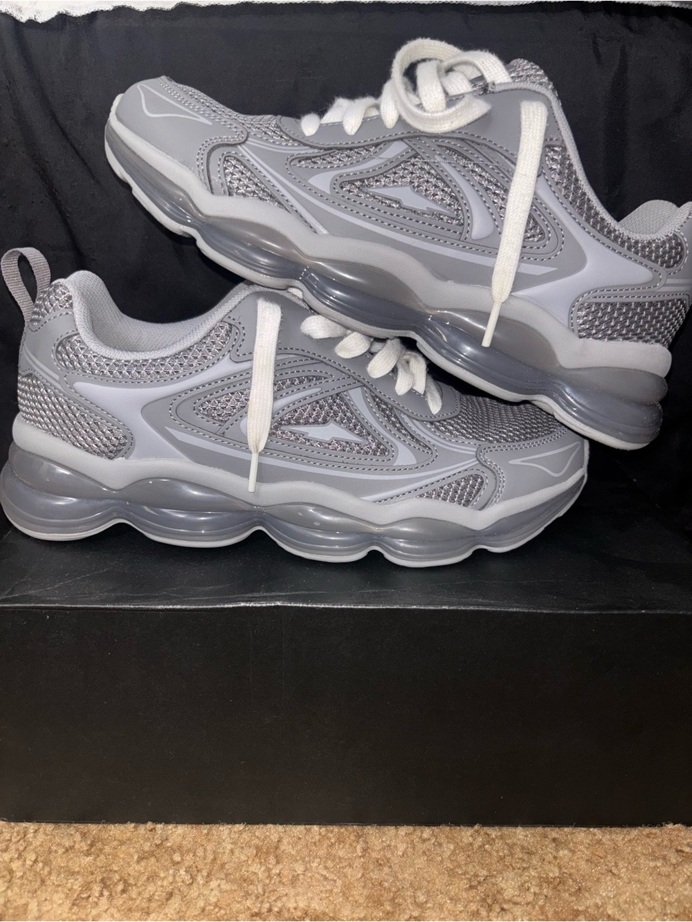 Men’s Avia bubble sneakers